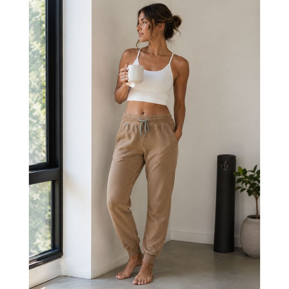 Lululemon Athletica Tan Warm Down Jogger II Yoga Sports Pants   Women's Size 6